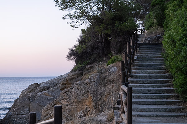 Franja del litoral desde la playa de la Fustera
